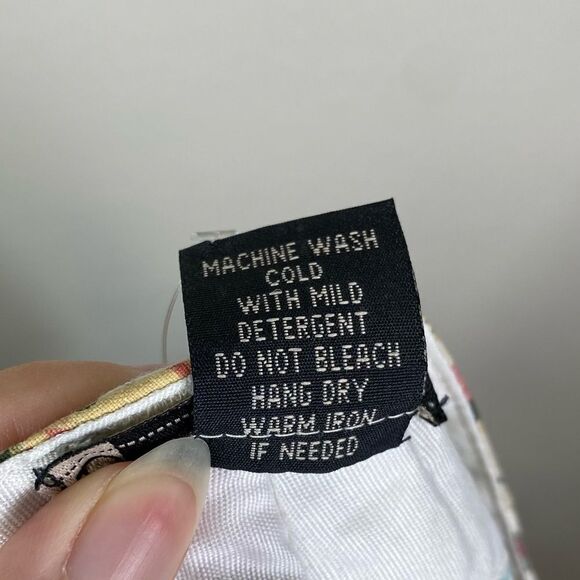 Vintage y2k White Floral Patchwork Low Rise Shorts - Picture 4 of 4